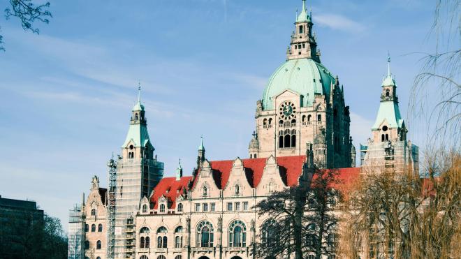 Das Schloss Hannover im Sonnenschein.